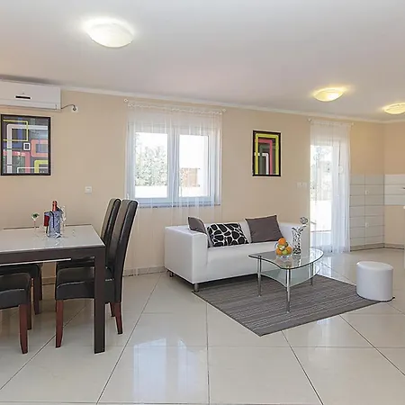 Holiday home Cozy In With Wifi *