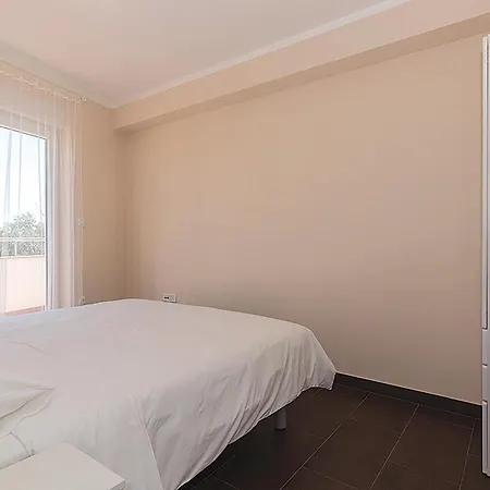 Cozy In With Wifi Holiday home Medulin