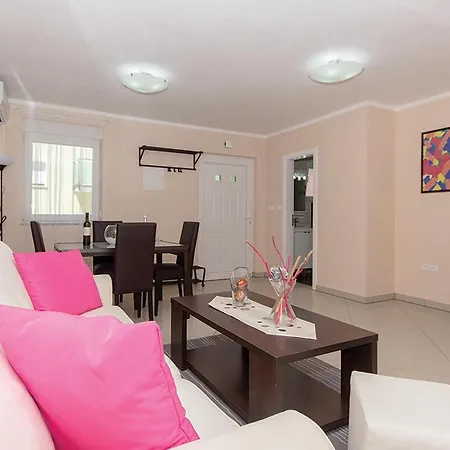 Holiday home Cozy In With Wifi Medulin