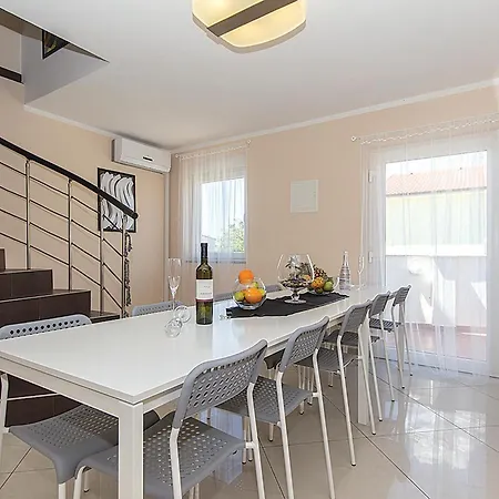 Cozy In With Wifi Holiday home Medulin