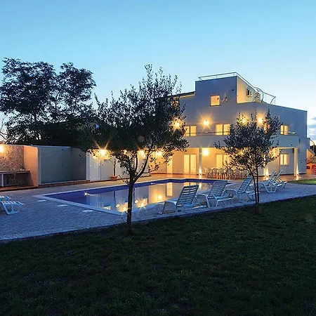 Holiday home Cozy In With Wifi Medulin