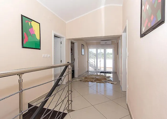 펜션 Mn-1863 메덜린